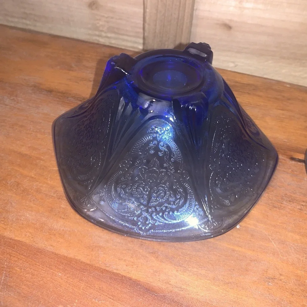 HAZEL ATLAS COBALT BLUE ROYAL LACE‎ RUFFLED PAIR 2 CANDLESTICKS VERY RARE EUC